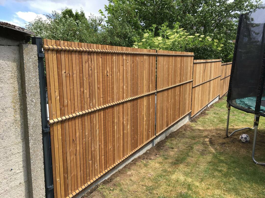 metalen 3D-paneel met houten binnenafwerking